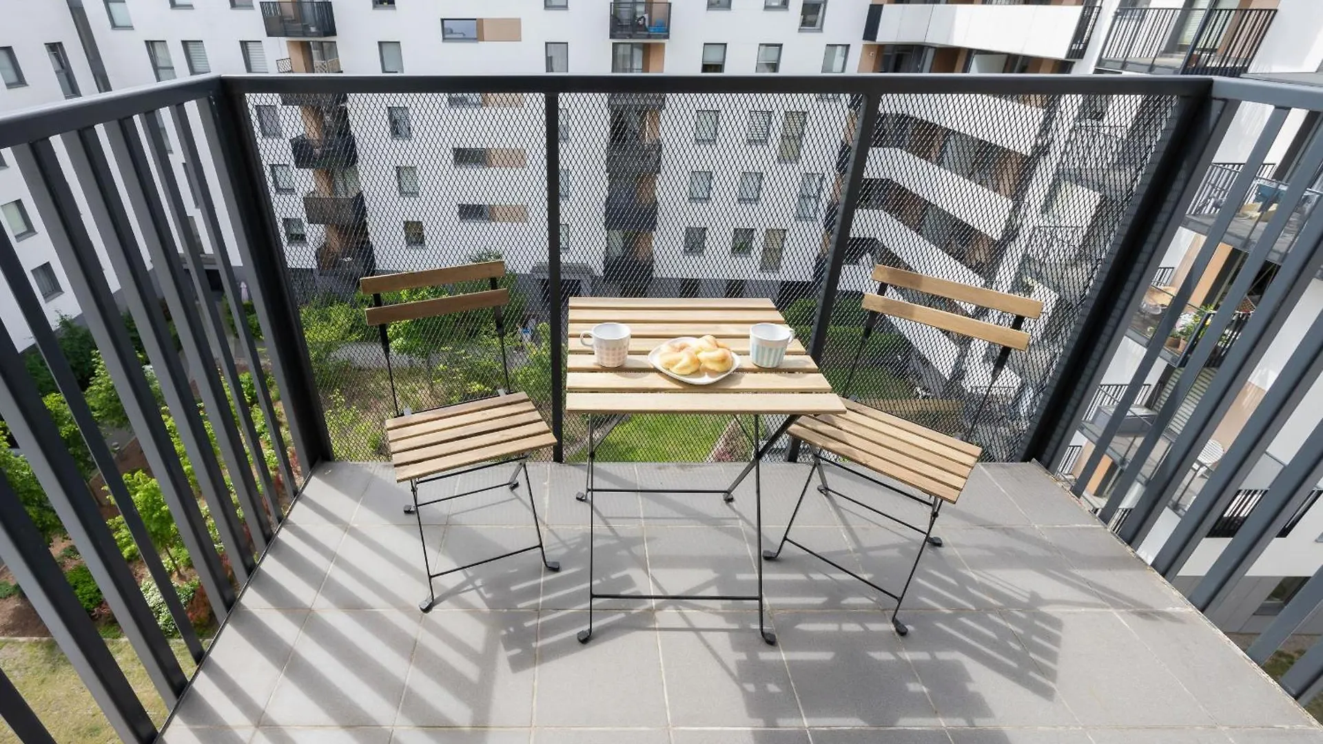 Industrial Apartment With Parking Fort Wola By Noclegi Renters Warsaw 0*,